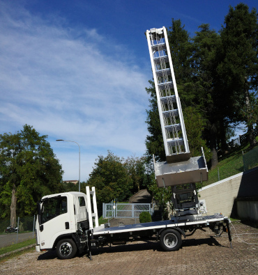 Allestimento su Isuzu M21T con LLS