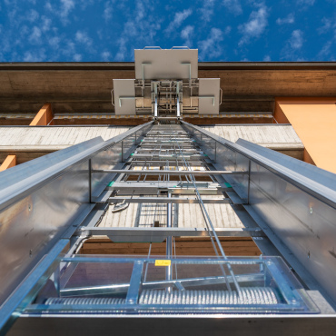 Vista pacco scala dal basso