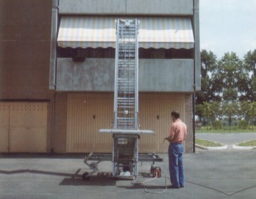 Elevator moving