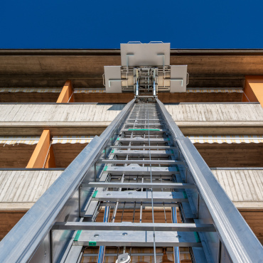 Pacco scala dal basso